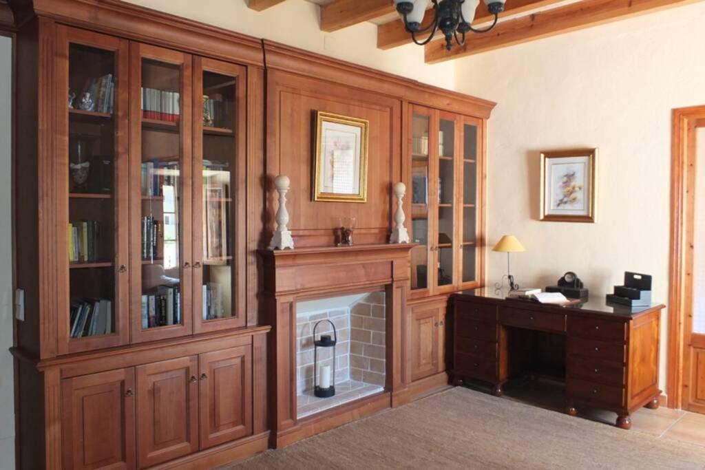 Maria, Bonita Casa Con Jardin Y Piscina Privada En Vakantiehuis