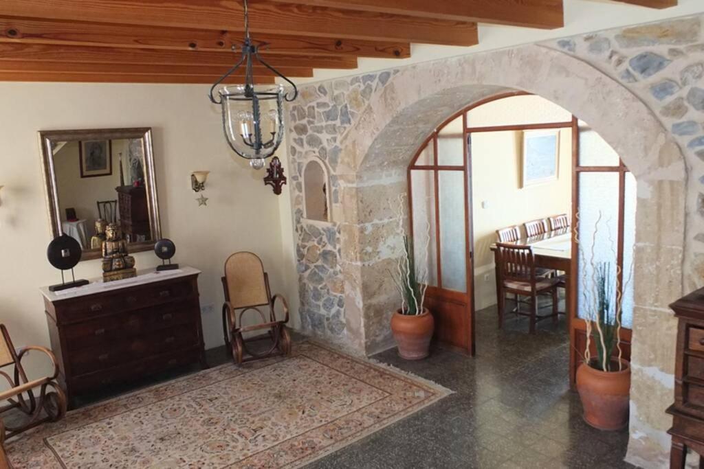 Maria, Bonita Casa Con Jardin Y Piscina Privada En Andraitx