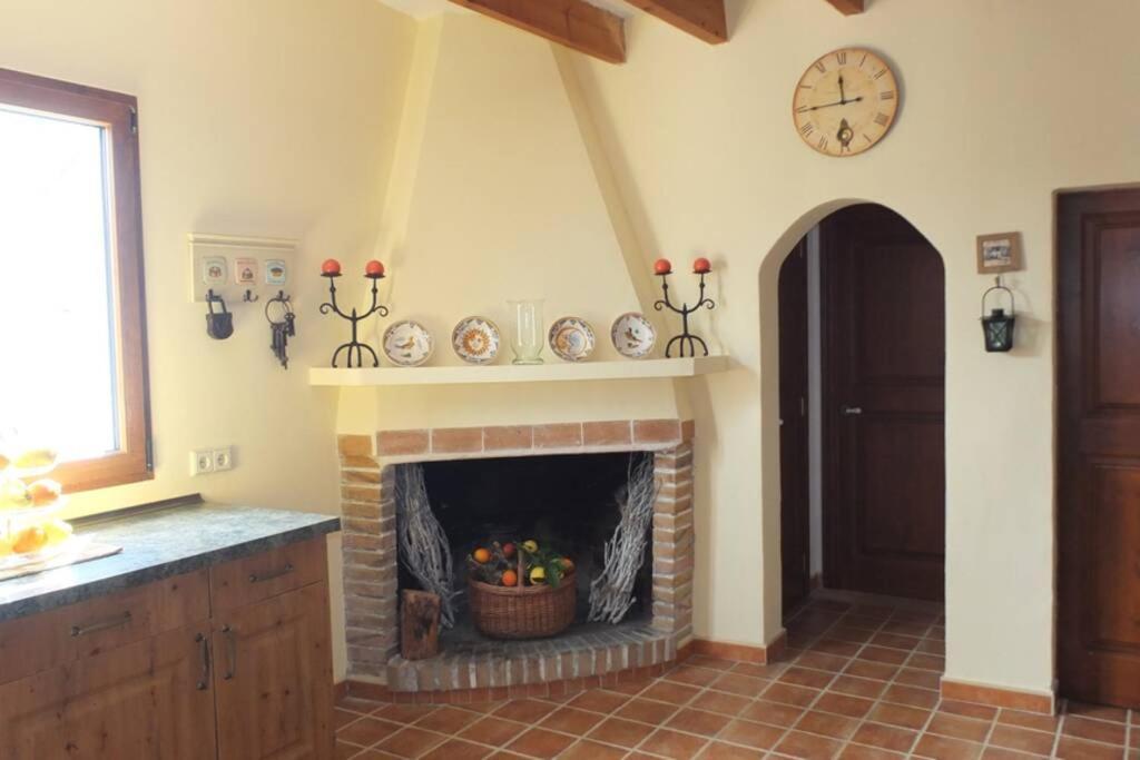 Vakantiehuis Maria, Bonita Casa Con Jardin Y Piscina Privada En Andraitx